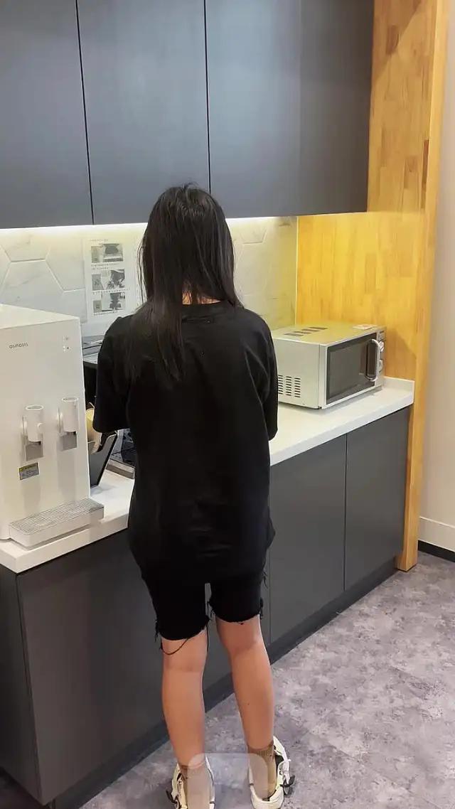 Set exclusive widgets & themes for your Phone