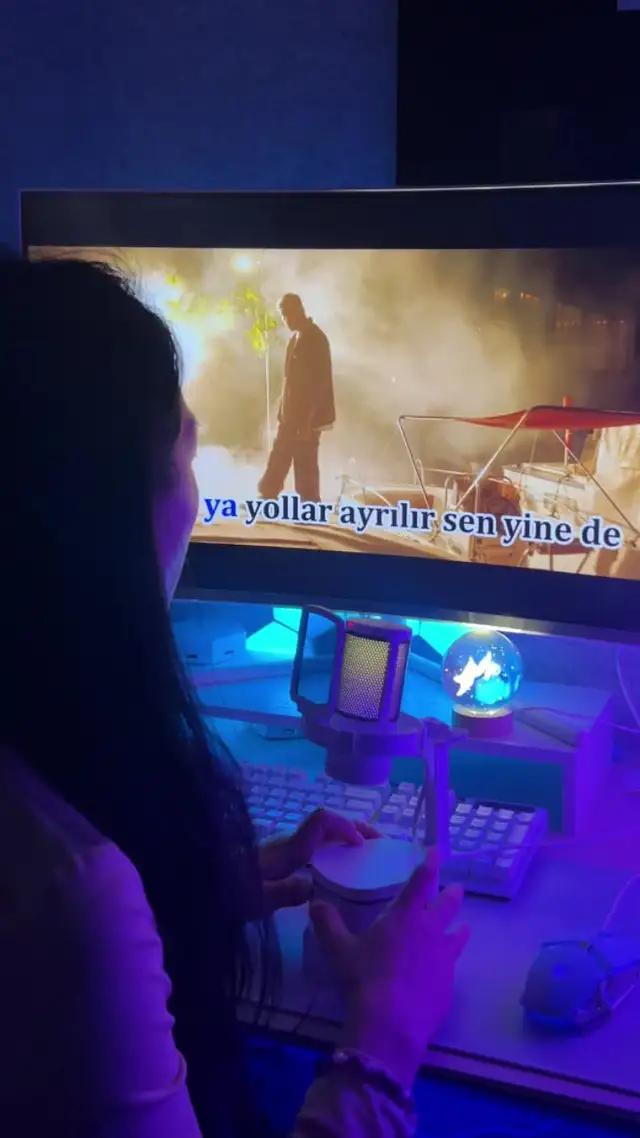 Keyif alın, takımca hareket edin ve Köstebek bulun.