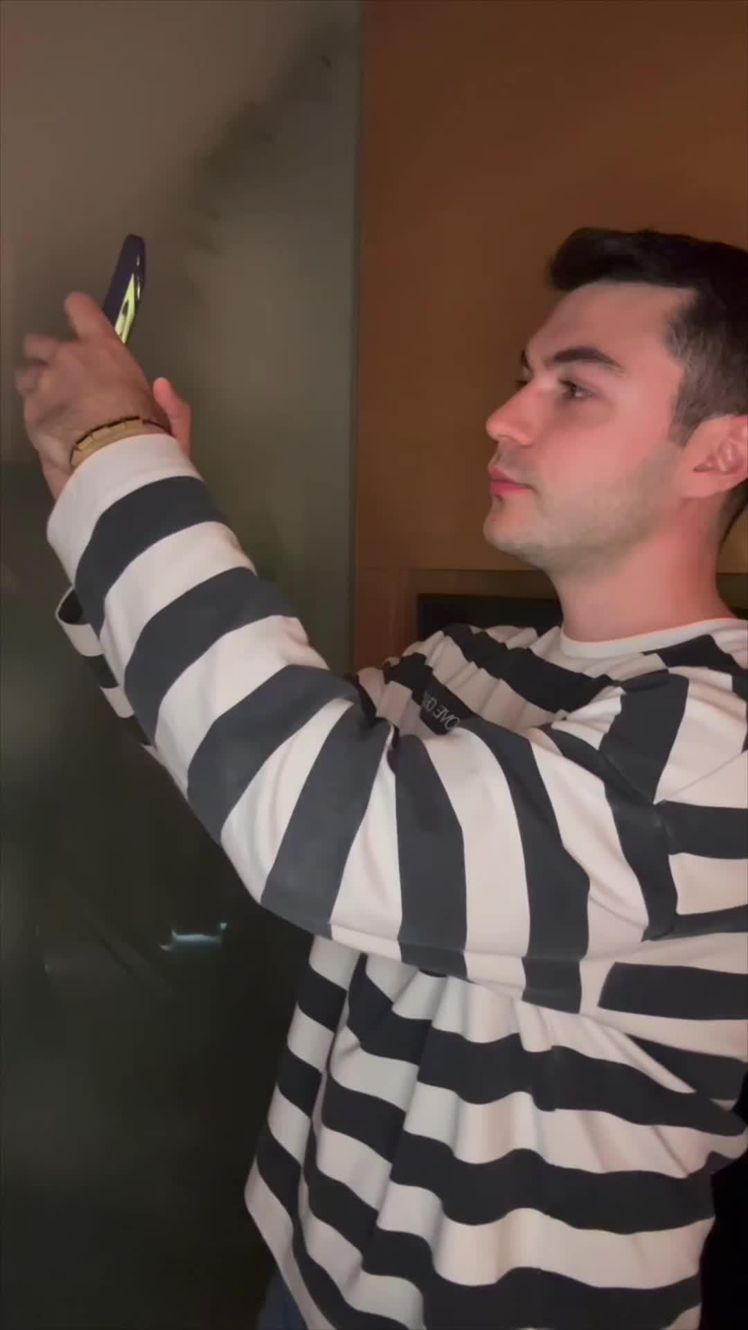 Create your AI Headshots in seconds