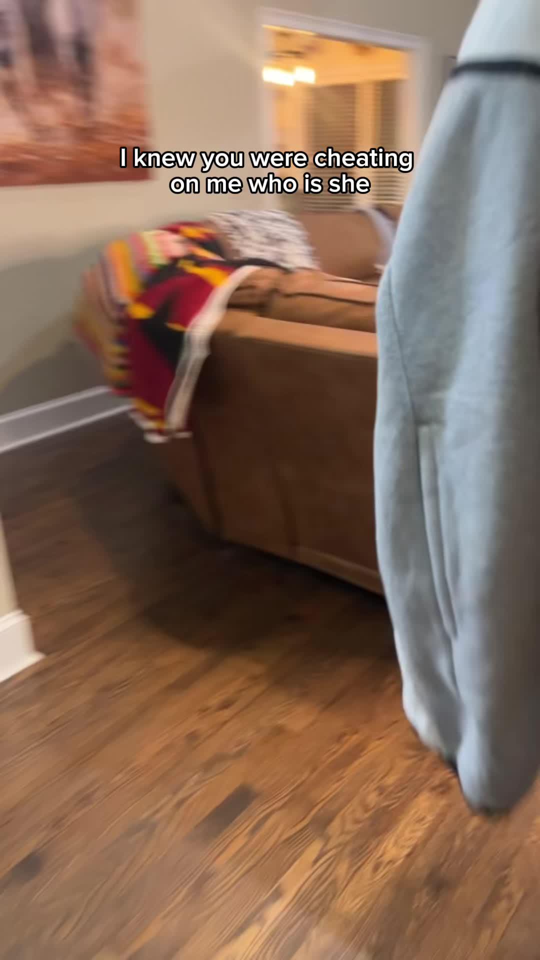 Create your dream 3D avatar, have fun with friends, chat live, and have social adventure!