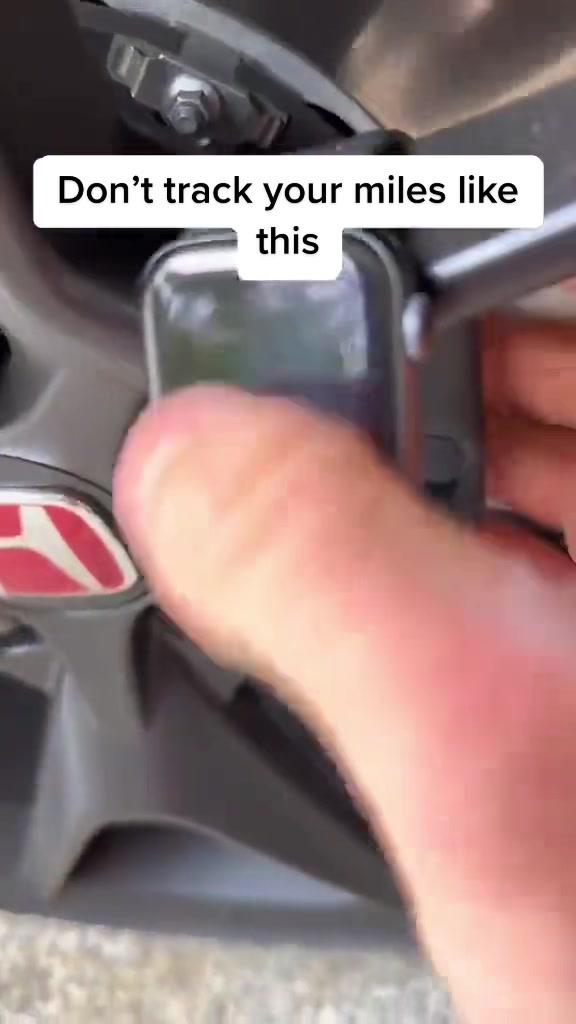 Track your work miles and save BIG on taxes with the Everlance app!!! #mileagetracking #mileagetracker #expensetracking #expensetracker #mileage #miles #work #gigworker #sidehustle #deliverydriver #fooddeliverydriver #money #techtok #tech #lifehack #saving #moneytok #relatable #moneytips #selfimprovement #selfemployed #worklife #drivetowork #worktok #worktips #car #carcommunity #trackingapp #fyp #fypシ #foryoupage #viral #viralvideo #tiktok #technology #smartapp #finance #taxes #savingtips #gigeconomy #everlance 