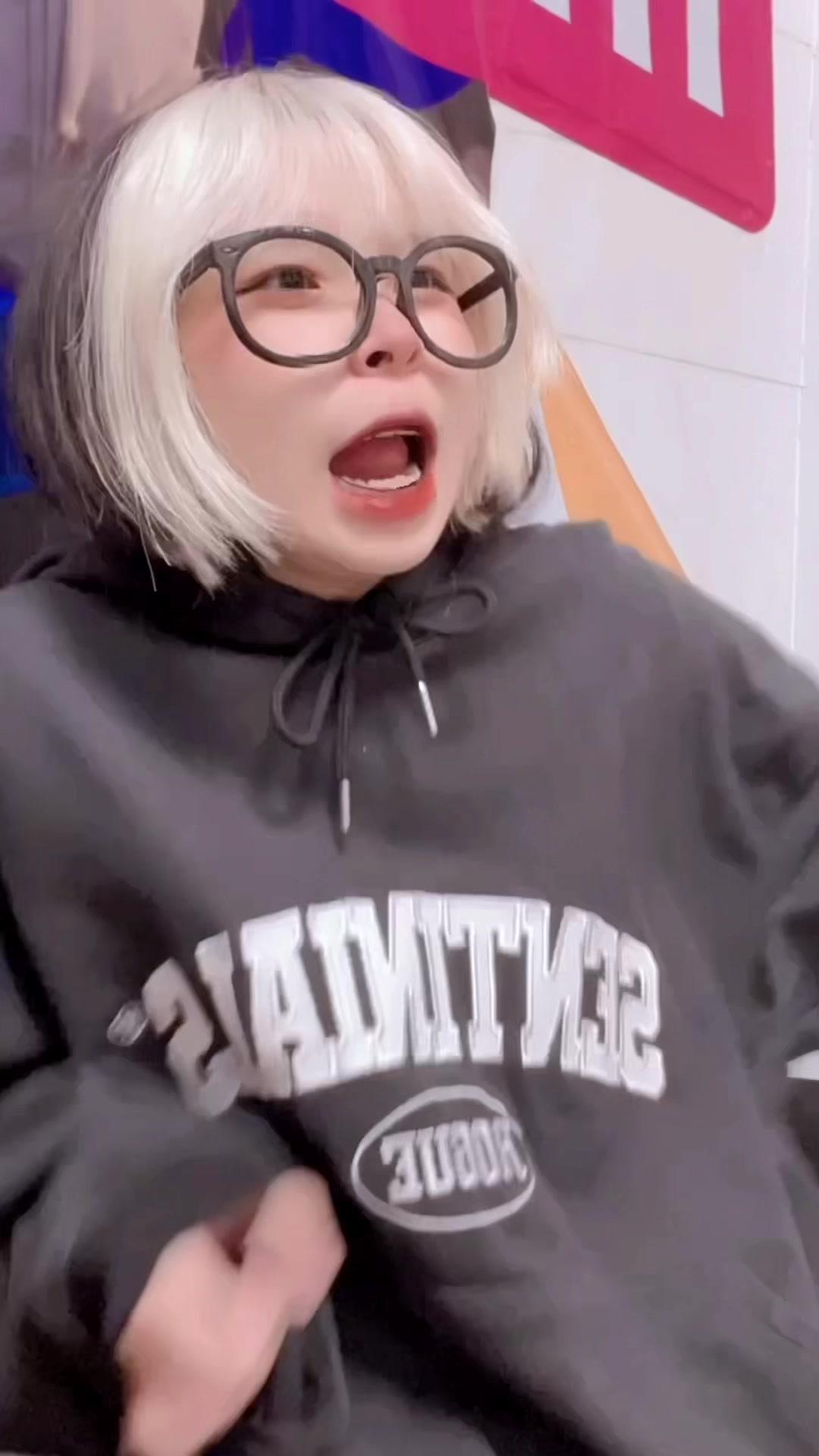 giỡn không vui, bạn cùng phòng đã có phản ứng cực gắt... #femin #stormick #loli #anime #fyp #vtuber 