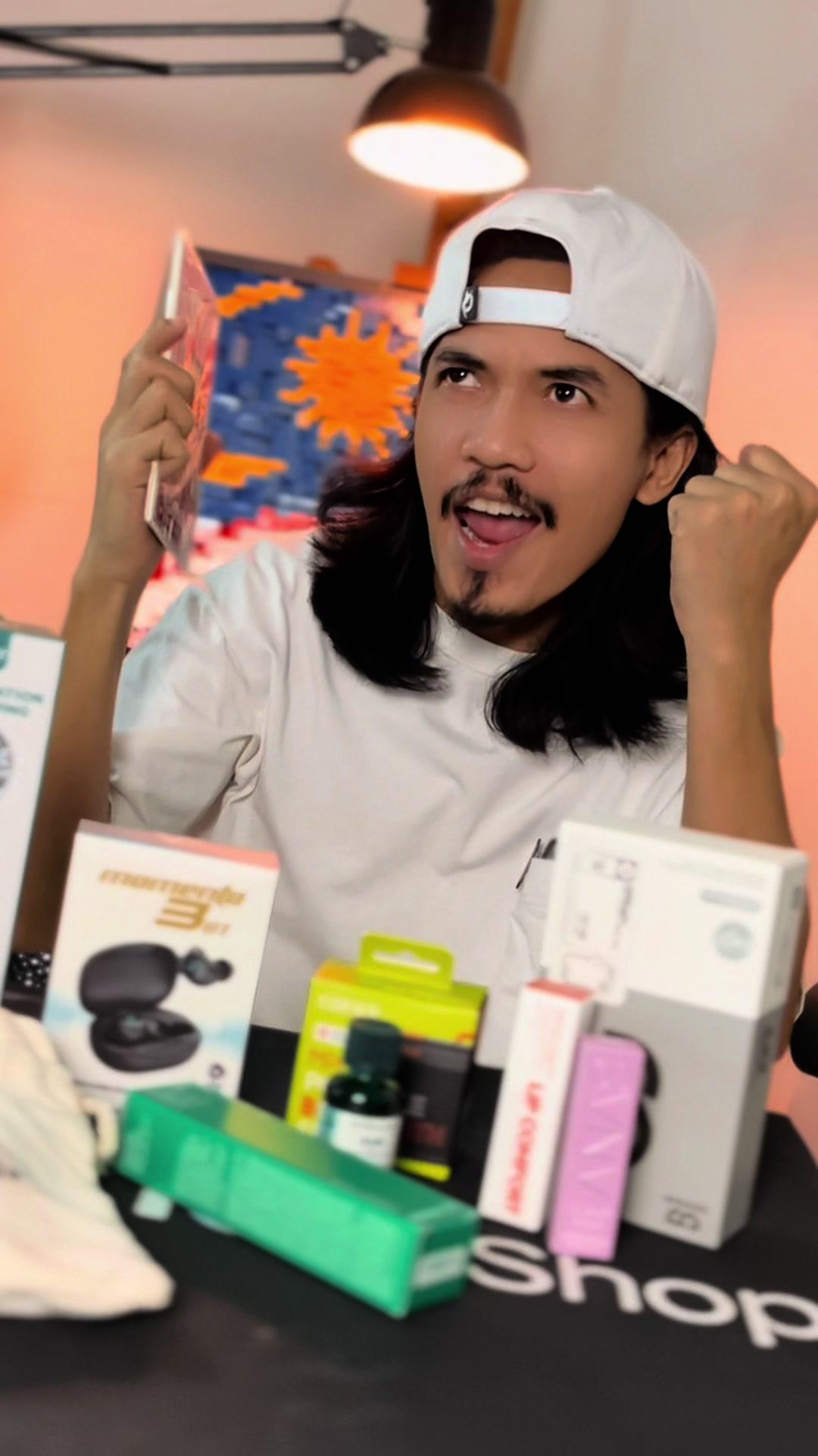 🔥 TikTok Shop 9.9 Grand Deals @tiktokshop_my 🇲🇾 dah sampai! 🎉 Dari 5-9 September 2024, korang boleh grab diskaun sampai 50% dan PENGHANTARAN PERCUMA! 📦 Join cabaran hashtag #TikTokShop99GrandDeals dan mana tahu korang boleh menang telefon baru! 📱 Jangan lupa cari ‘99GrandSales’ untuk info lanjut! Jom shopping sekarang! 💥