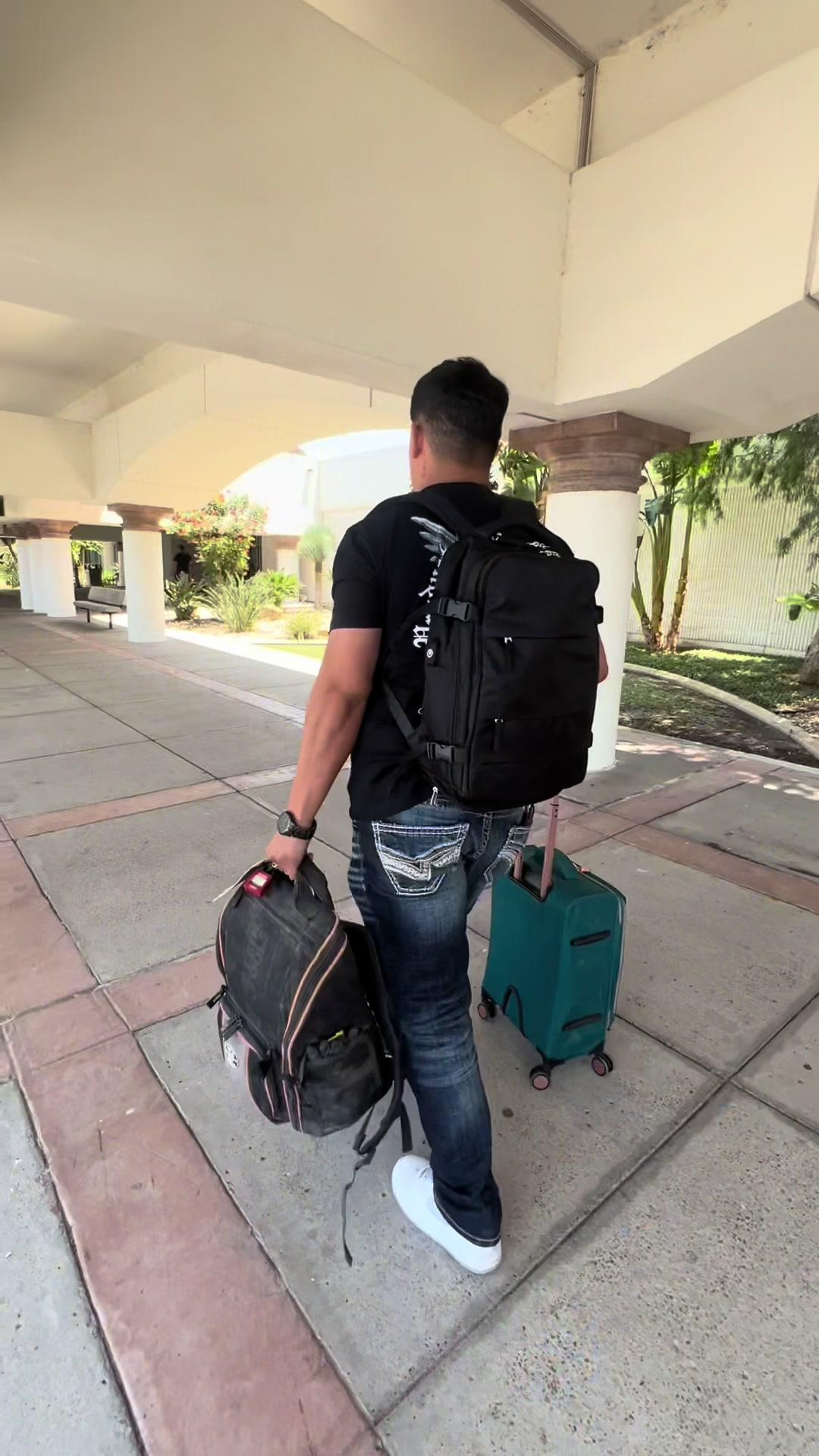 Le encanto mucho la mochila🎒🔍code: dmm7323 in #temu searchbar for free items (app new users only with qualifying orders). Free shipping on items shipped from Temu, and Free Returns for up to 90 days📦  #travel #tiktokmademebuyit #backpack #fyp #travel #trending #backpack