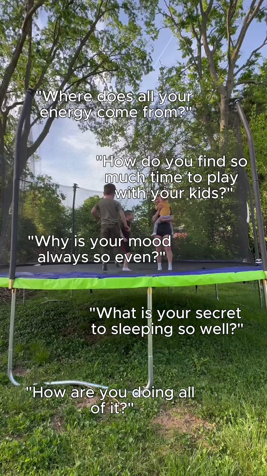 Are you ready to... 🌼...increase your energy and mood? 🌼...feel strong and confident? 🌼...discover what food freedom is? We know you are 👊 The Sesh Summer Challenge opens for sign-ups T O N I G H T at 12am EST! 📱