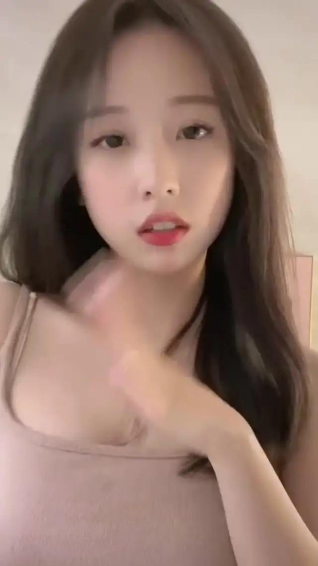 初次見面便主動追！美女性感照片看清光！