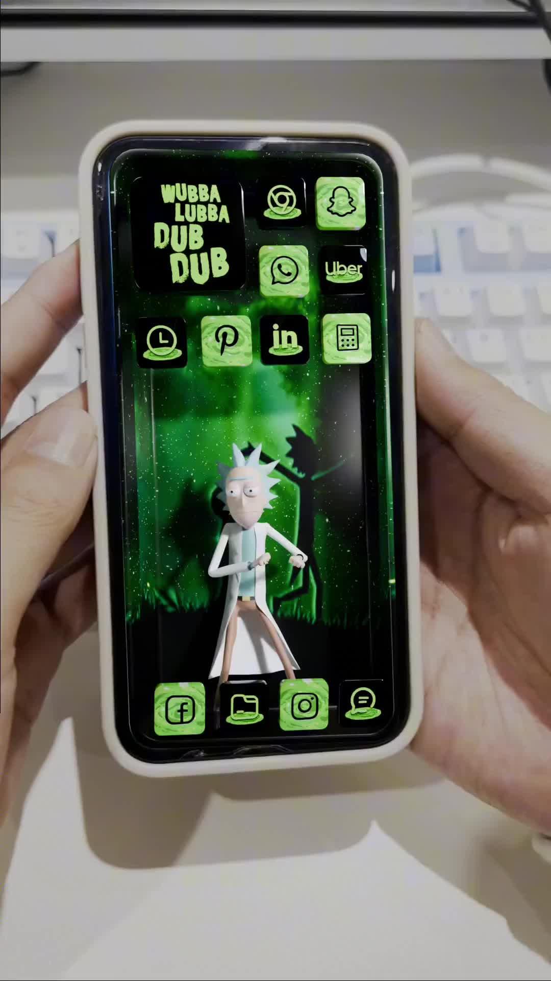 Set exclusive widgets & themes for your Phone!