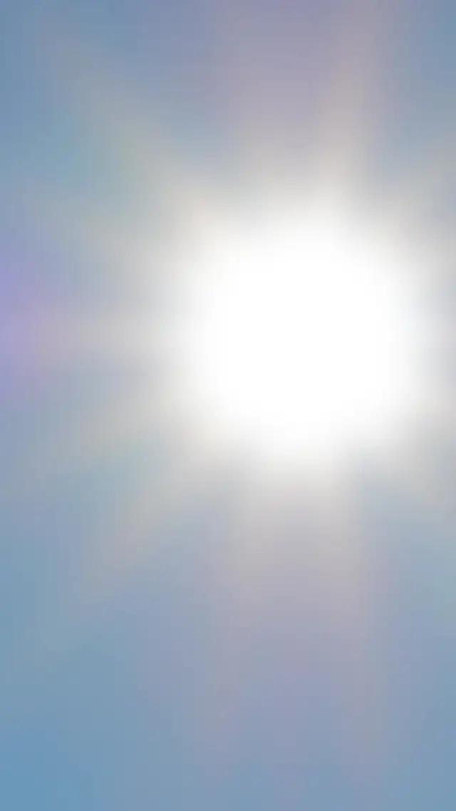 بضغطة زر يُوّزع عنك الماء البارد في مساجد مكة،  اطلبه الآن من تطبيق الإهداء الذكي