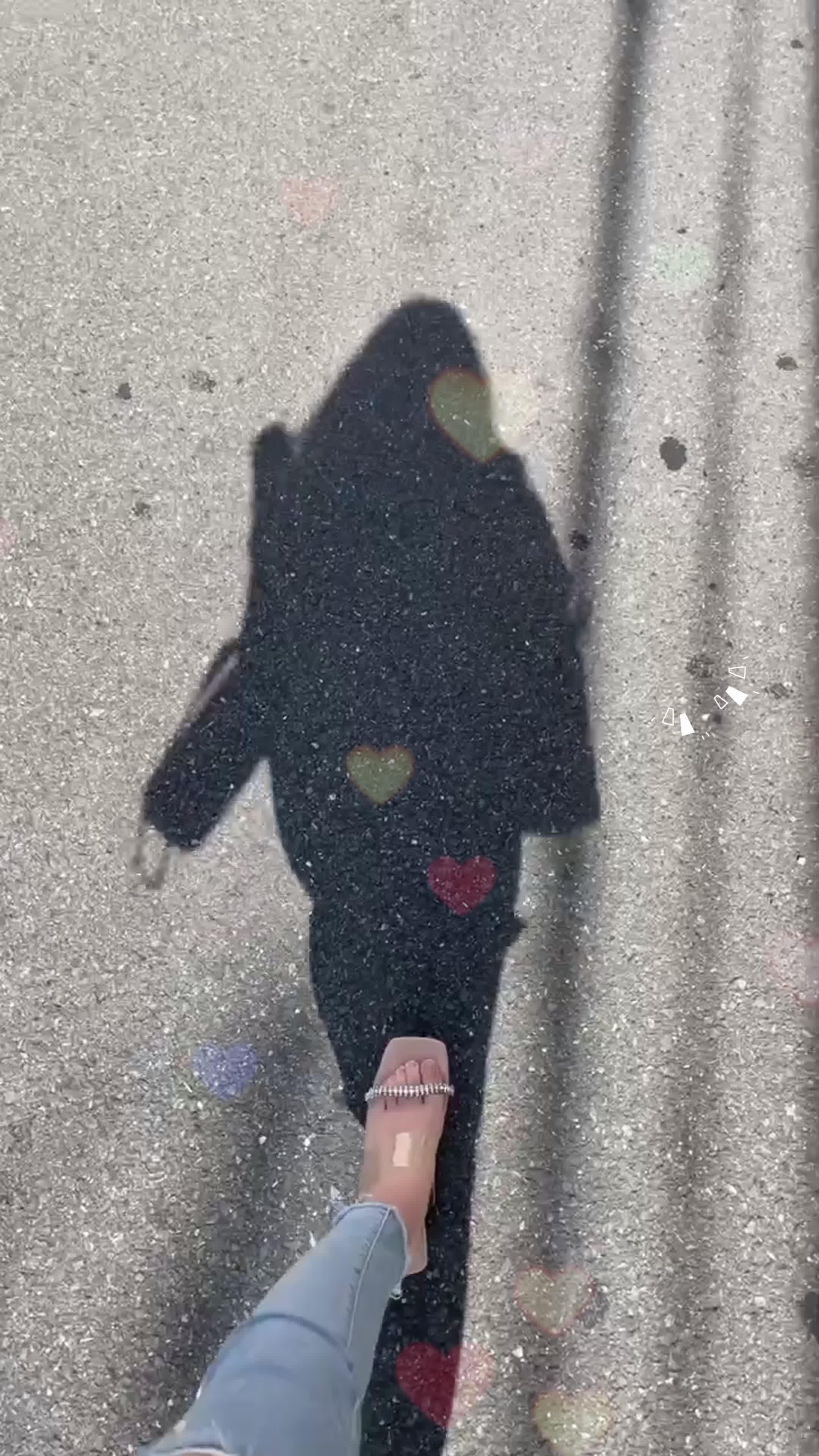 カラコンはこのアプリで買わないと損するよ！！！！
