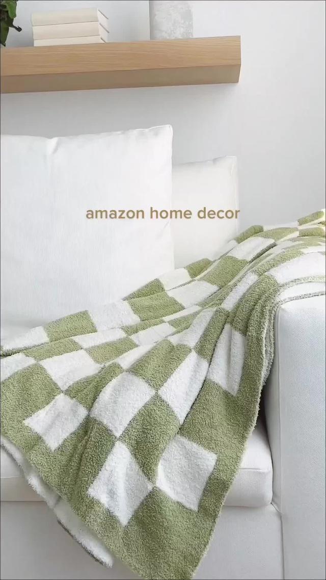 It's no wonder this blanket is going viral. It's SO comfy @so_narly